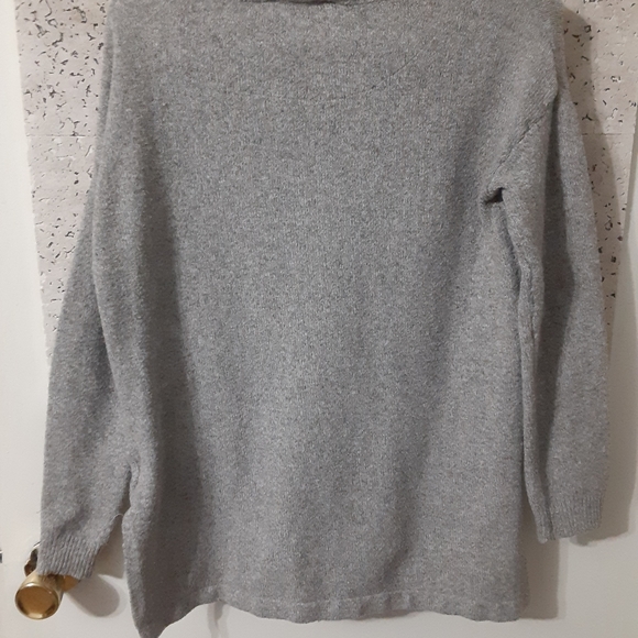 Small Sweater - Picture 4 of 6